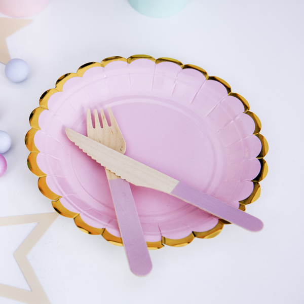 Papír tányér, világos pink, arany szegéllyel, 18 cm